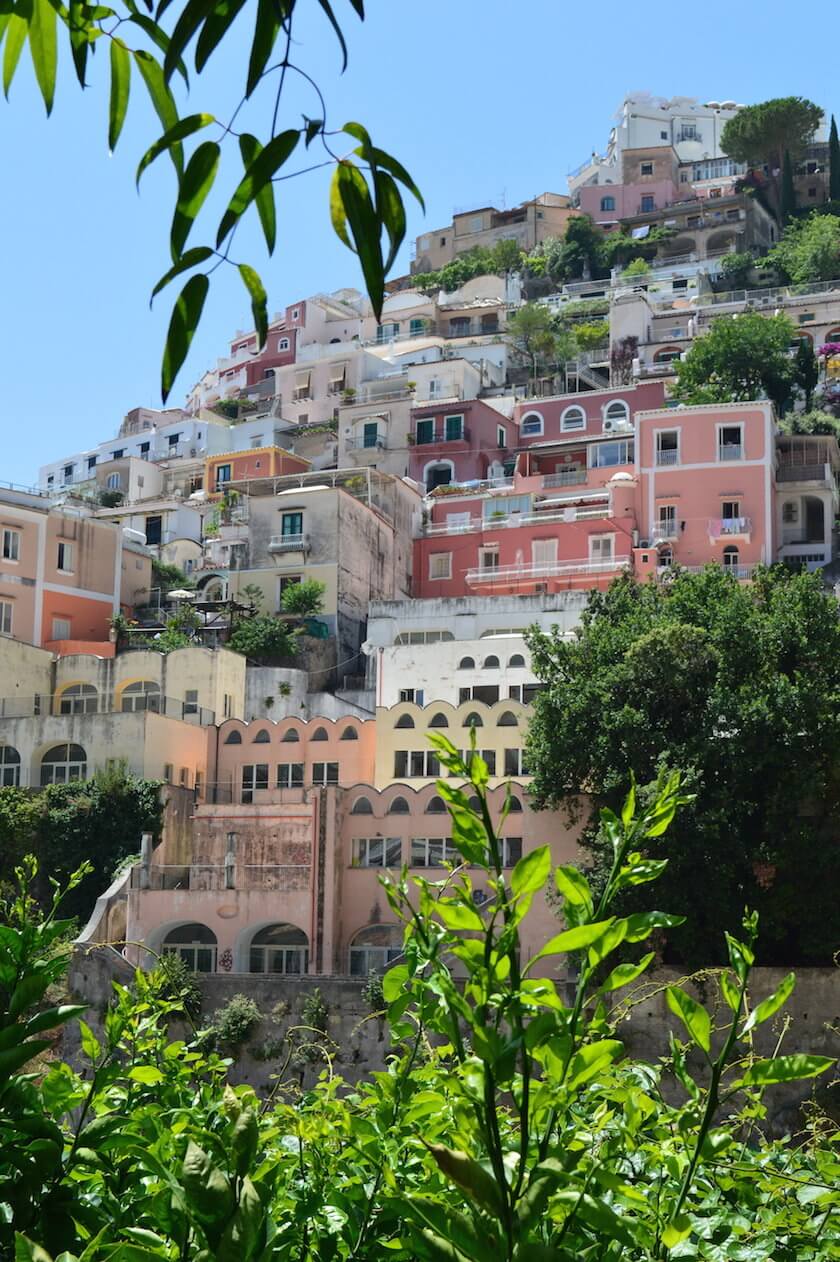 Dreaming of a trip to Positano and the Amalfi Coast? Here is how to travel the Amalfi Coast on a budget!