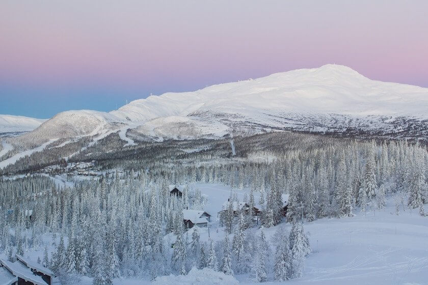 While short dark days and below freezing temperatures, there are some very good reasons why you should visit Sweden in winter! We'll let you in on a little secret...
