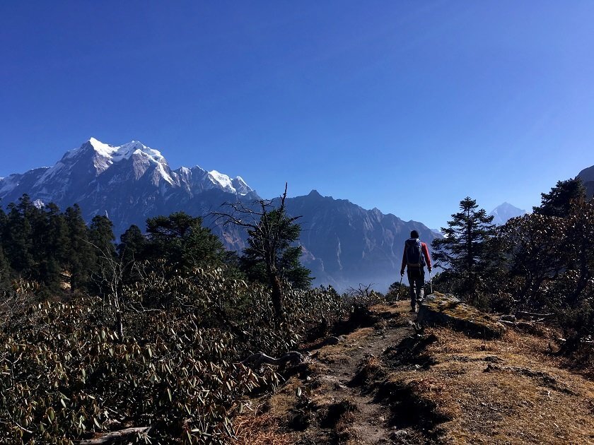 In order to go trekking in the Himalayas you don't necessarily have to book a tour through an agency way in advance - you can in fact also arrange everything spontaneously in Kathmandu. This guide to independent and sustainable trekking in Nepal is full of tips to ensure that your trekking experience has only positive impact on you, the locals in Nepal and the environment.