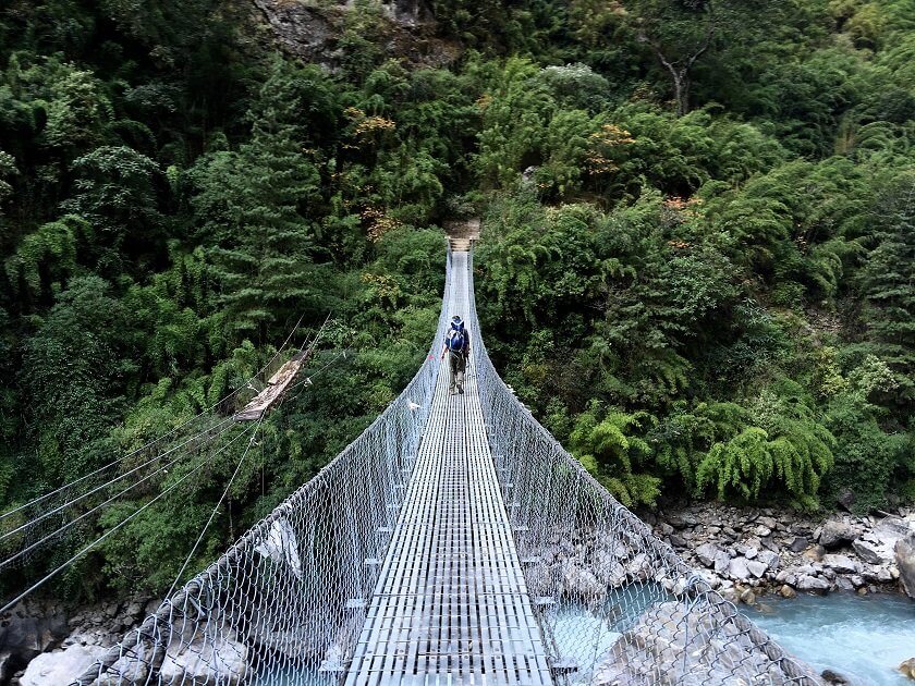 In order to go trekking in the Himalayas you don't necessarily have to book a tour through an agency way in advance - you can in fact also arrange everything spontaneously in Kathmandu. This guide to independent and sustainable trekking in Nepal is full of tips to ensure that your trekking experience has only positive impact on you, the locals in Nepal and the environment.