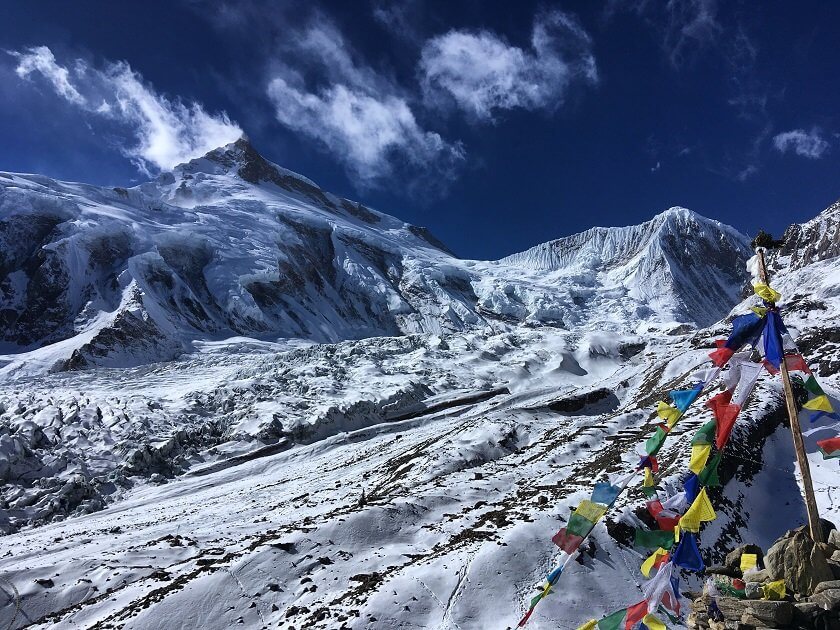 In order to go trekking in the Himalayas you don't necessarily have to book a tour through an agency way in advance - you can in fact also arrange everything spontaneously in Kathmandu. This guide to independent and sustainable trekking in Nepal is full of tips to ensure that your trekking experience has only positive impact on you, the locals in Nepal and the environment.
