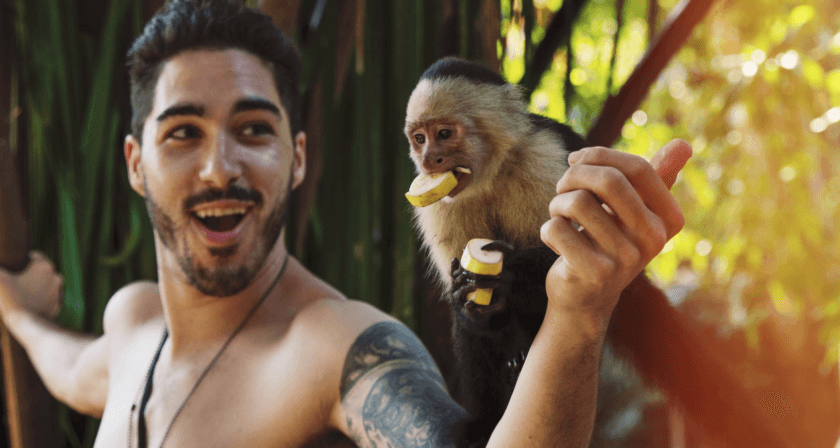 4 questions to ask yourself before taking a photo with an animal while traveling