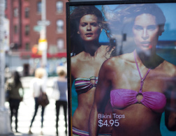 Women spend more on clothes for a vacation than on the vacation itself