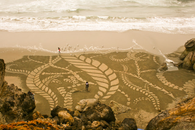 The sand art of Andres Amador