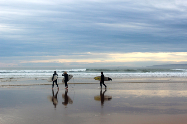 baleal surfers