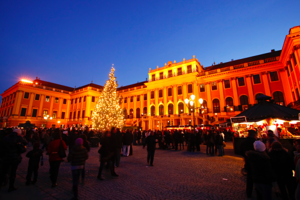 Awesome Christmas Markets in Europe - Schoenbrunn, Vienna, Austria