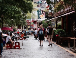 5 little ways to avoid the tourist treatment in Asia