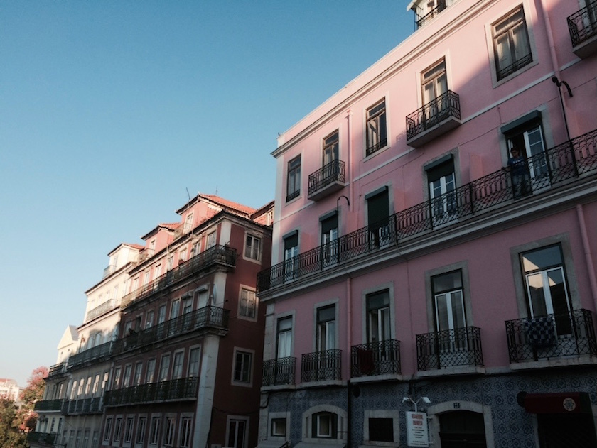 romantic pink houses in lisbon