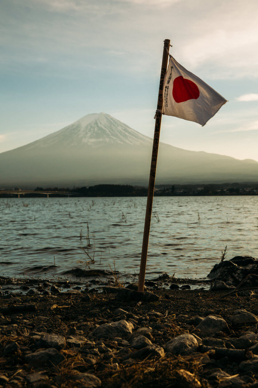 Many talk about the do's and don'ts tourists should know about Japan, but what happens when you LIVE there? Here are 10 amazing things about life in Japan.
