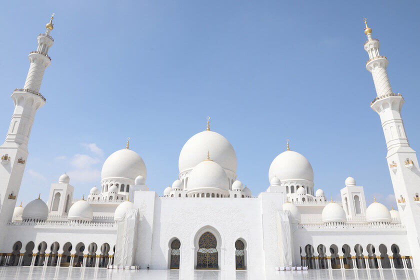 The Ultimate Guide to a Long Layover in Abu Dhabi! What to do, where to go and how to make the most out of your layover!