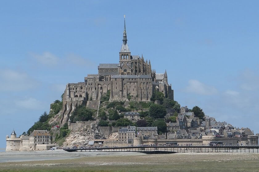From Mont Saint-Michel to the turquoise waters of St Malo, this travel guide for Brittany in France tell you where to go, where to stay and what to eat!