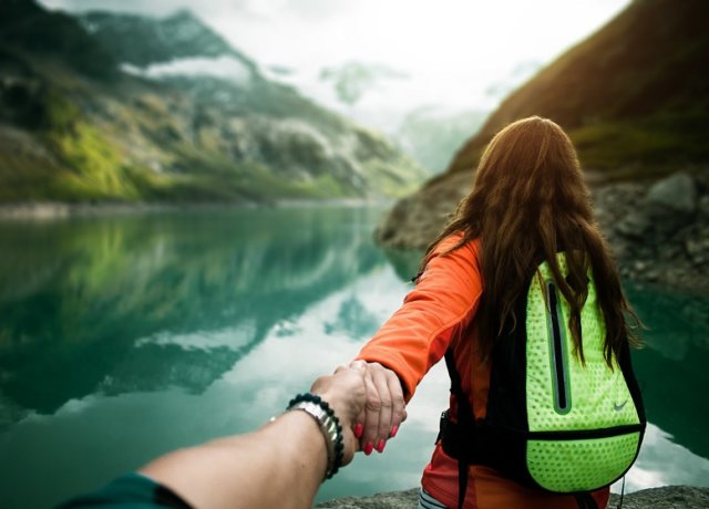 10 Ways of Sharing your Love for Travel with Others